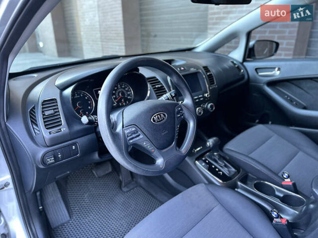 Серый Киа Форте, объемом двигателя 2 л и пробегом 95 тыс. км за 12999 $, фото 15 на Automoto.ua
