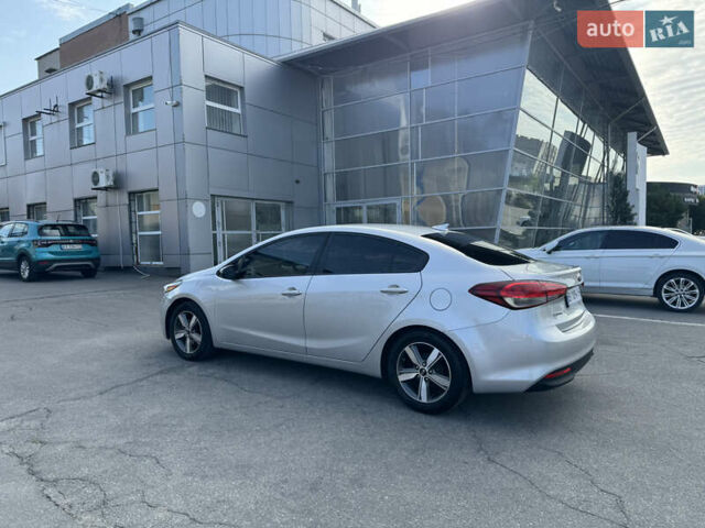Серый Киа Форте, объемом двигателя 2 л и пробегом 88 тыс. км за 14000 $, фото 8 на Automoto.ua