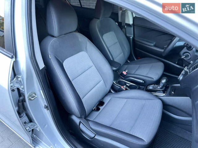 Серый Киа Форте, объемом двигателя 2 л и пробегом 95 тыс. км за 12999 $, фото 20 на Automoto.ua