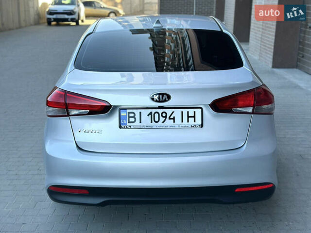 Серый Киа Форте, объемом двигателя 2 л и пробегом 95 тыс. км за 12999 $, фото 11 на Automoto.ua