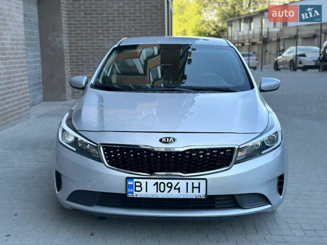 Серый Киа Форте, объемом двигателя 2 л и пробегом 95 тыс. км за 12999 $, фото 4 на Automoto.ua