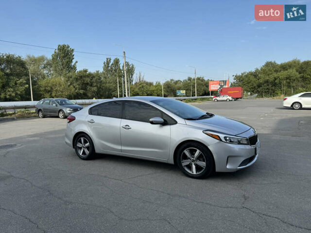 Серый Киа Форте, объемом двигателя 2 л и пробегом 88 тыс. км за 14000 $, фото 3 на Automoto.ua
