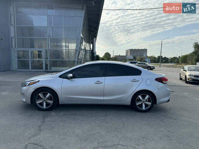 Серый Киа Форте, объемом двигателя 2 л и пробегом 88 тыс. км за 14000 $, фото 9 на Automoto.ua