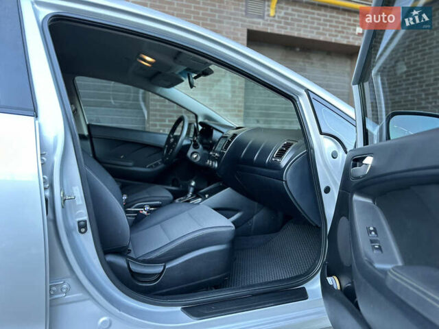 Серый Киа Форте, объемом двигателя 2 л и пробегом 95 тыс. км за 12999 $, фото 19 на Automoto.ua