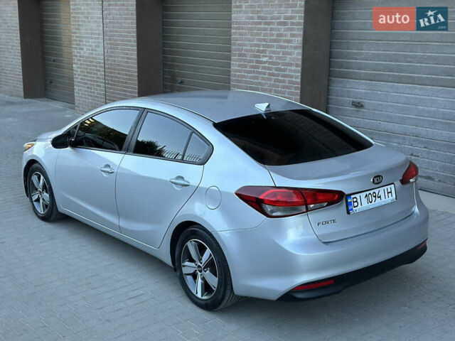 Серый Киа Форте, объемом двигателя 2 л и пробегом 95 тыс. км за 12999 $, фото 6 на Automoto.ua