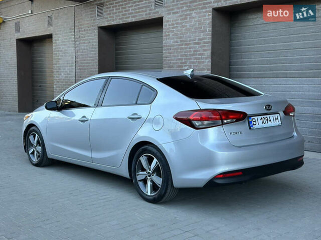 Серый Киа Форте, объемом двигателя 2 л и пробегом 95 тыс. км за 12999 $, фото 5 на Automoto.ua