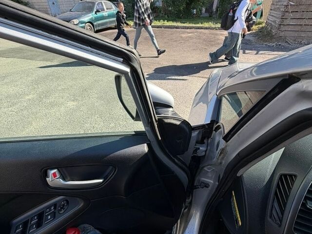 Сірий Кіа Форте, об'ємом двигуна 2 л та пробігом 176 тис. км за 7000 $, фото 12 на Automoto.ua