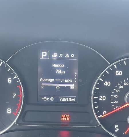 Серый Киа Форте, объемом двигателя 2 л и пробегом 116 тыс. км за 10000 $, фото 15 на Automoto.ua