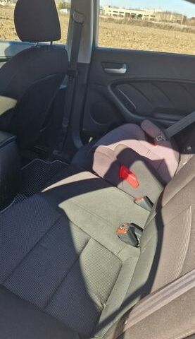 Серый Киа Форте, объемом двигателя 2 л и пробегом 188 тыс. км за 10200 $, фото 3 на Automoto.ua