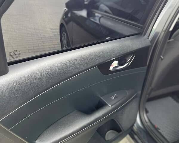 Сірий Кіа Форте, об'ємом двигуна 2 л та пробігом 75 тис. км за 15700 $, фото 57 на Automoto.ua