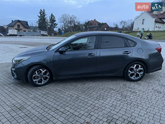 Серый Киа Форте, объемом двигателя 2 л и пробегом 98 тыс. км за 14500 $, фото 3 на Automoto.ua