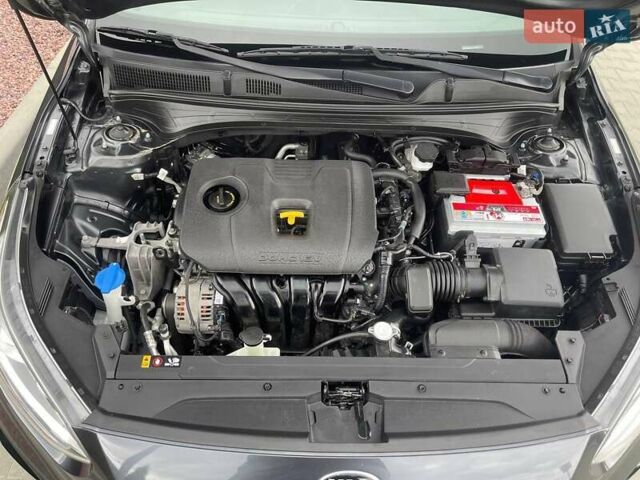 Сірий Кіа Форте, об'ємом двигуна 2 л та пробігом 75 тис. км за 15700 $, фото 33 на Automoto.ua