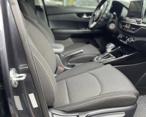 Сірий Кіа Форте, об'ємом двигуна 2 л та пробігом 75 тис. км за 15700 $, фото 48 на Automoto.ua