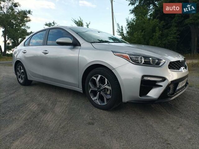 Серый Киа Форте, объемом двигателя 2 л и пробегом 32 тыс. км за 13990 $, фото 3 на Automoto.ua