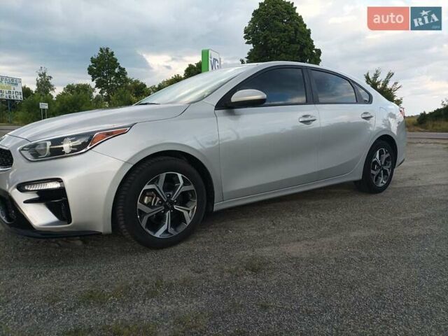 Серый Киа Форте, объемом двигателя 2 л и пробегом 32 тыс. км за 13990 $, фото 1 на Automoto.ua