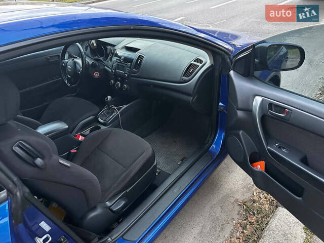 Синій Кіа Форте, об'ємом двигуна 2 л та пробігом 260 тис. км за 7300 $, фото 6 на Automoto.ua