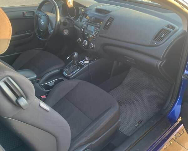 Синий Киа Форте, объемом двигателя 2 л и пробегом 260 тыс. км за 7999 $, фото 1 на Automoto.ua