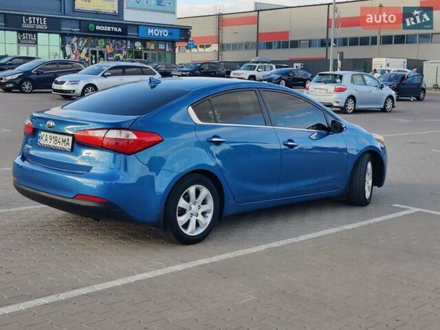 Синий Киа Форте, объемом двигателя 2 л и пробегом 174 тыс. км за 8600 $, фото 4 на Automoto.ua