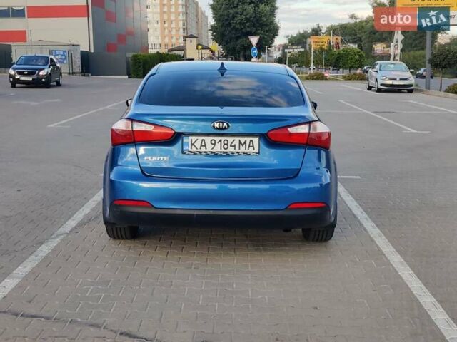 Синий Киа Форте, объемом двигателя 2 л и пробегом 174 тыс. км за 8600 $, фото 2 на Automoto.ua