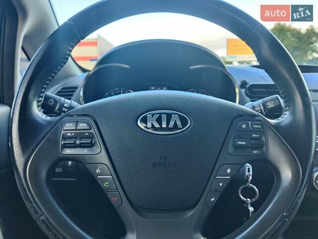 Синий Киа Форте, объемом двигателя 2 л и пробегом 174 тыс. км за 8600 $, фото 18 на Automoto.ua