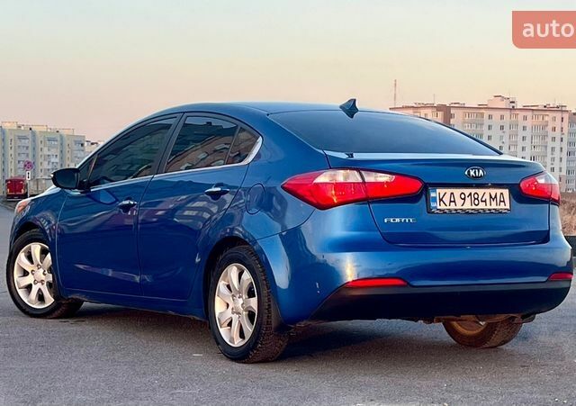 Синий Киа Форте, объемом двигателя 2 л и пробегом 184 тыс. км за 6900 $, фото 9 на Automoto.ua