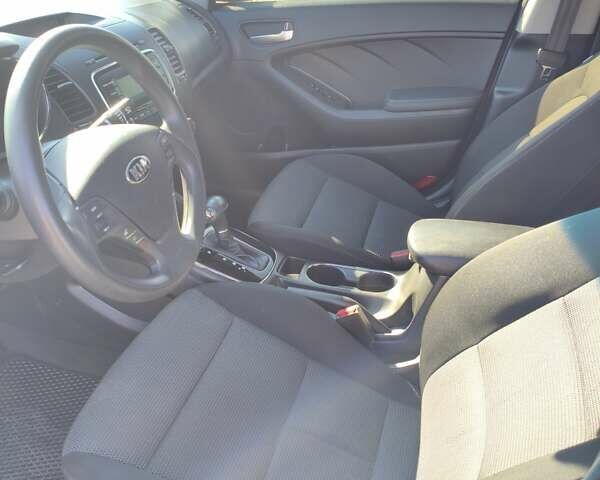 Синий Киа Форте, объемом двигателя 2 л и пробегом 172 тыс. км за 9700 $, фото 11 на Automoto.ua