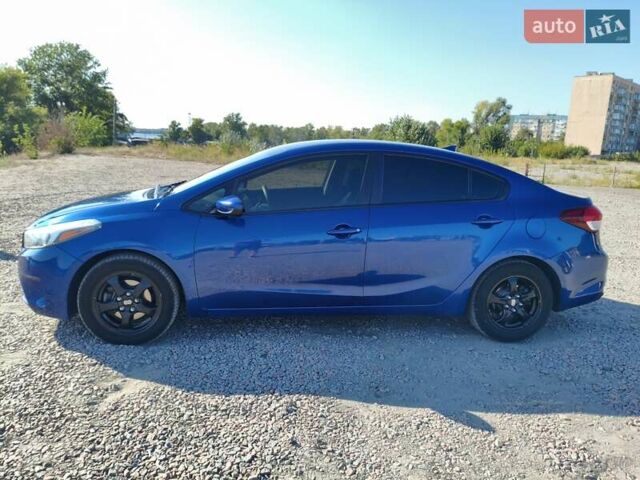 Синий Киа Форте, объемом двигателя 2 л и пробегом 172 тыс. км за 9700 $, фото 4 на Automoto.ua