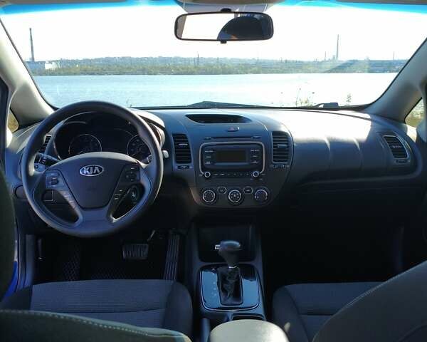 Синий Киа Форте, объемом двигателя 2 л и пробегом 172 тыс. км за 9700 $, фото 12 на Automoto.ua