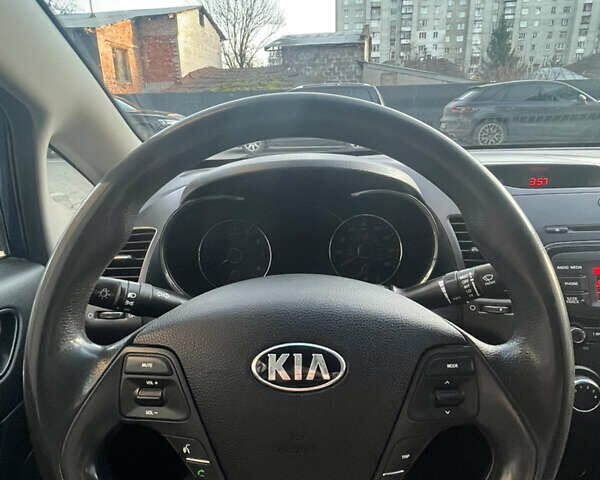 Синий Киа Форте, объемом двигателя 2 л и пробегом 207 тыс. км за 8200 $, фото 10 на Automoto.ua