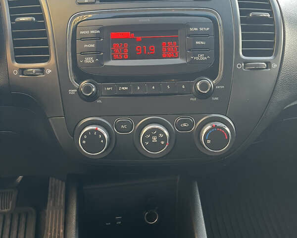 Синій Кіа Форте, об'ємом двигуна 2 л та пробігом 207 тис. км за 8200 $, фото 11 на Automoto.ua