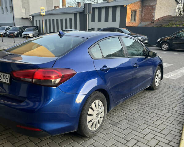 Синий Киа Форте, объемом двигателя 2 л и пробегом 207 тыс. км за 8200 $, фото 4 на Automoto.ua