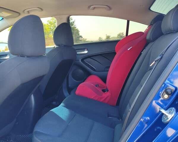Синий Киа Форте, объемом двигателя 2 л и пробегом 172 тыс. км за 9700 $, фото 9 на Automoto.ua