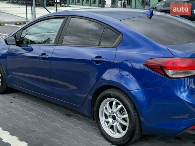 Синий Киа Форте, объемом двигателя 2 л и пробегом 186 тыс. км за 9000 $, фото 5 на Automoto.ua
