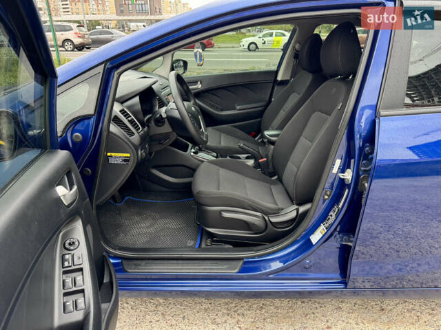 Синий Киа Форте, объемом двигателя 2 л и пробегом 179 тыс. км за 9700 $, фото 10 на Automoto.ua