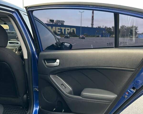 Синий Киа Форте, объемом двигателя 2 л и пробегом 125 тыс. км за 11500 $, фото 7 на Automoto.ua