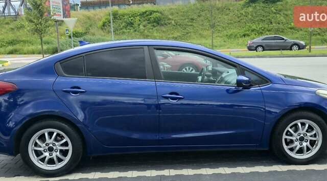 Синий Киа Форте, объемом двигателя 2 л и пробегом 186 тыс. км за 9000 $, фото 6 на Automoto.ua