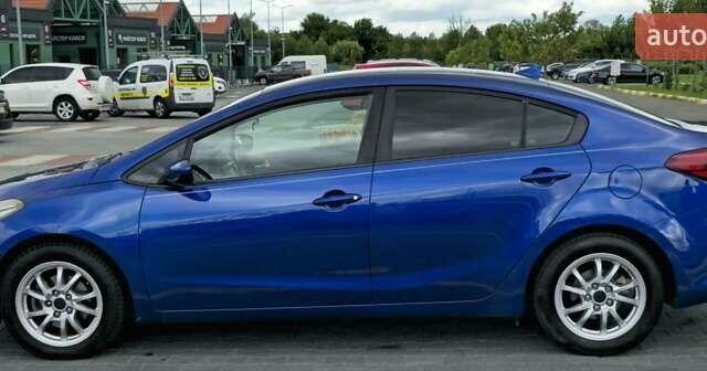 Синий Киа Форте, объемом двигателя 2 л и пробегом 186 тыс. км за 9000 $, фото 3 на Automoto.ua