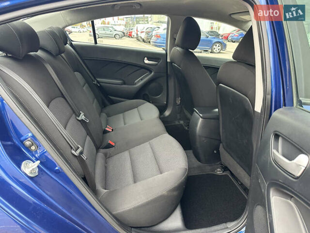 Кіа Форте 2017 у Києві на Automoto.ua Синій Кіа Форте, об'ємом двигуна 2 л та пробігом 145 тис. км за 9900 $, фото 12 на Automoto.ua