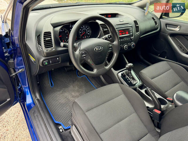 Синий Киа Форте, объемом двигателя 2 л и пробегом 179 тыс. км за 9700 $, фото 9 на Automoto.ua