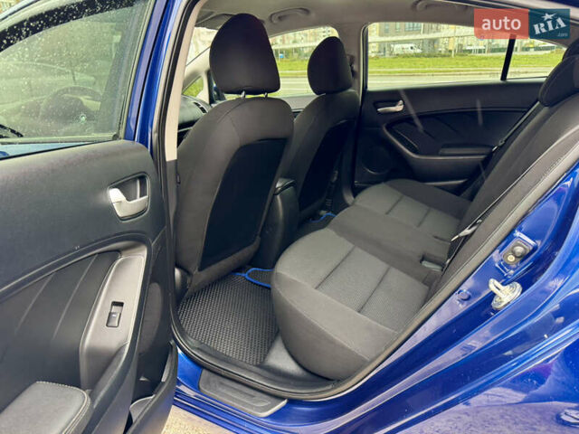 Синий Киа Форте, объемом двигателя 2 л и пробегом 179 тыс. км за 9700 $, фото 18 на Automoto.ua