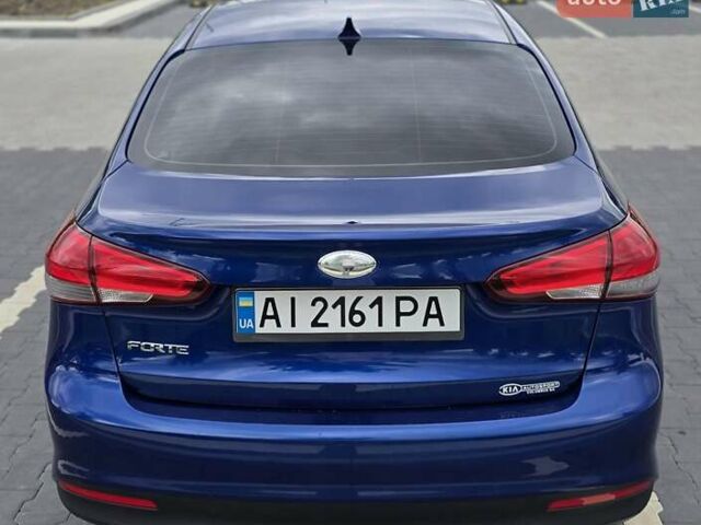 Синий Киа Форте, объемом двигателя 2 л и пробегом 186 тыс. км за 9000 $, фото 7 на Automoto.ua