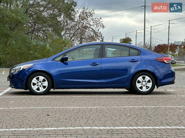 Кіа Форте 2017 у Києві на Automoto.ua Синій Кіа Форте, об'ємом двигуна 2 л та пробігом 145 тис. км за 9900 $, фото 5 на Automoto.ua