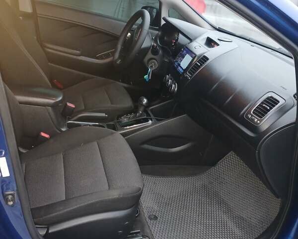 Синий Киа Форте, объемом двигателя 2 л и пробегом 152 тыс. км за 8400 $, фото 11 на Automoto.ua