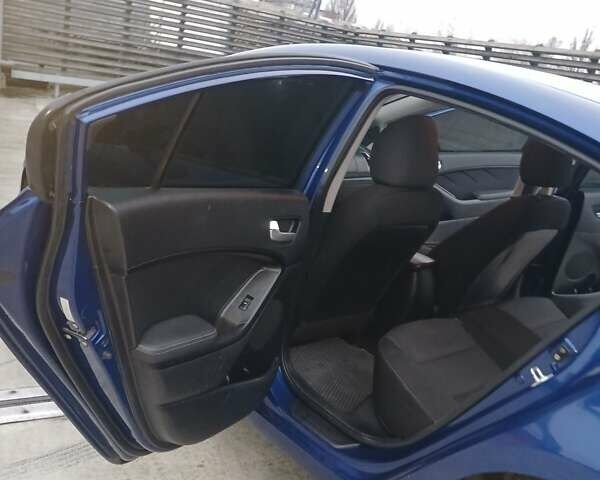 Синий Киа Форте, объемом двигателя 2 л и пробегом 152 тыс. км за 8400 $, фото 13 на Automoto.ua