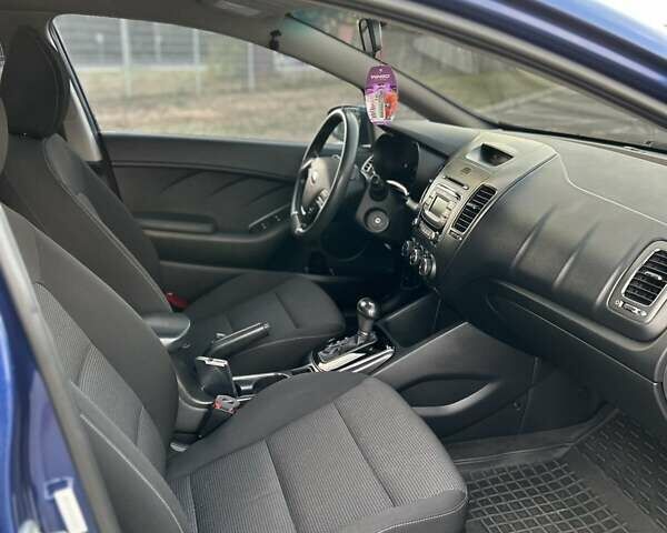Синий Киа Форте, объемом двигателя 2 л и пробегом 125 тыс. км за 11500 $, фото 2 на Automoto.ua