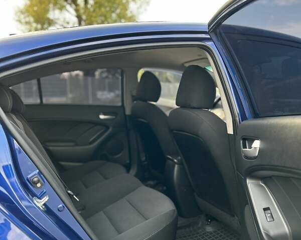 Синий Киа Форте, объемом двигателя 2 л и пробегом 125 тыс. км за 11500 $, фото 11 на Automoto.ua