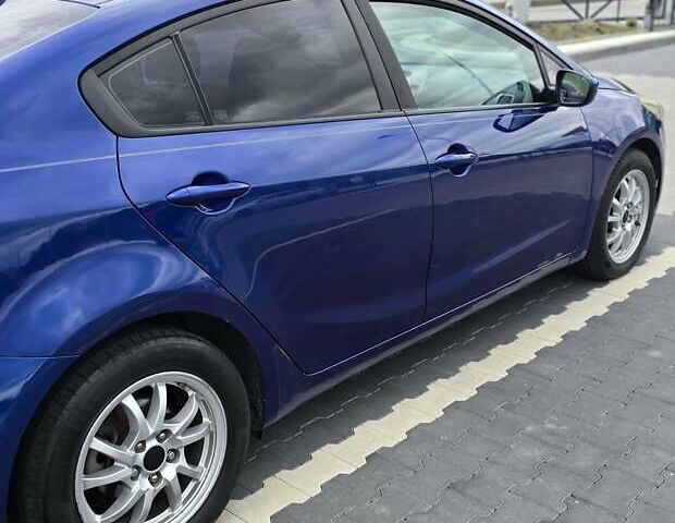 Синий Киа Форте, объемом двигателя 2 л и пробегом 186 тыс. км за 9000 $, фото 8 на Automoto.ua