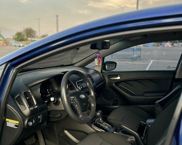 Синий Киа Форте, объемом двигателя 2 л и пробегом 125 тыс. км за 11500 $, фото 15 на Automoto.ua