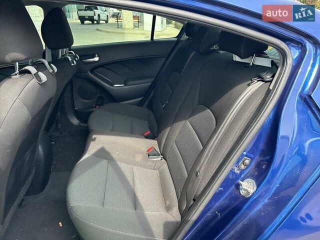 Синий Киа Форте, объемом двигателя 2 л и пробегом 142 тыс. км за 2100 $, фото 13 на Automoto.ua