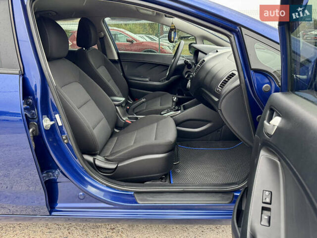 Синий Киа Форте, объемом двигателя 2 л и пробегом 179 тыс. км за 9700 $, фото 25 на Automoto.ua